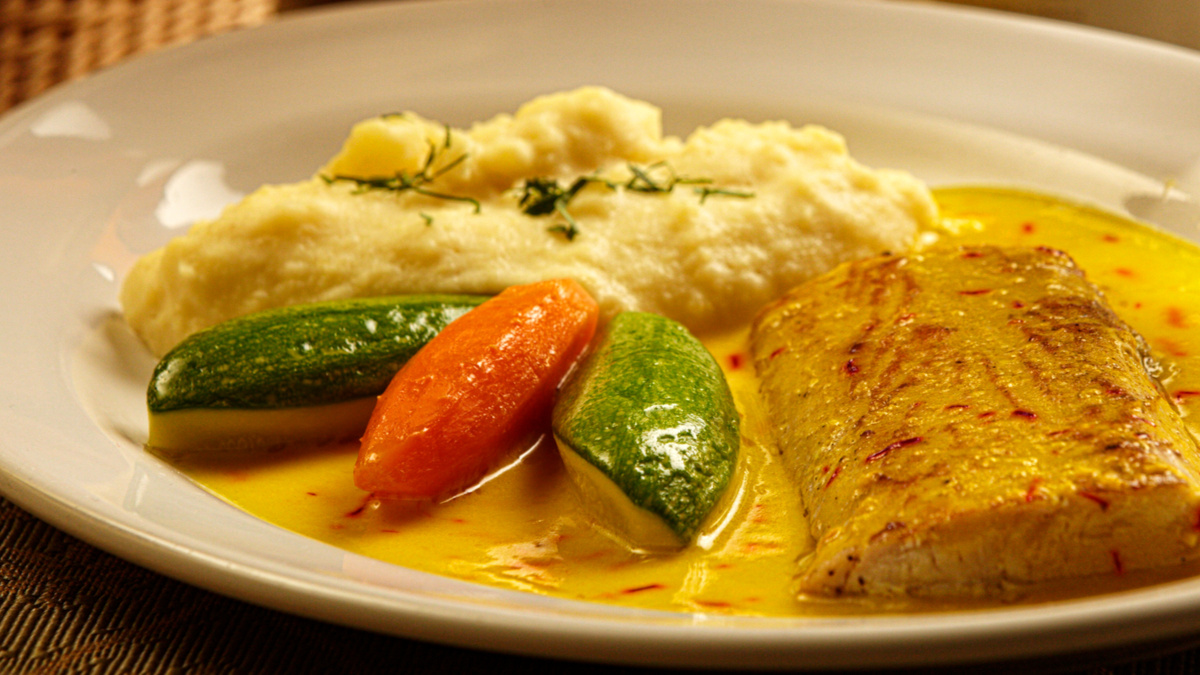 Peixe ao açafrão