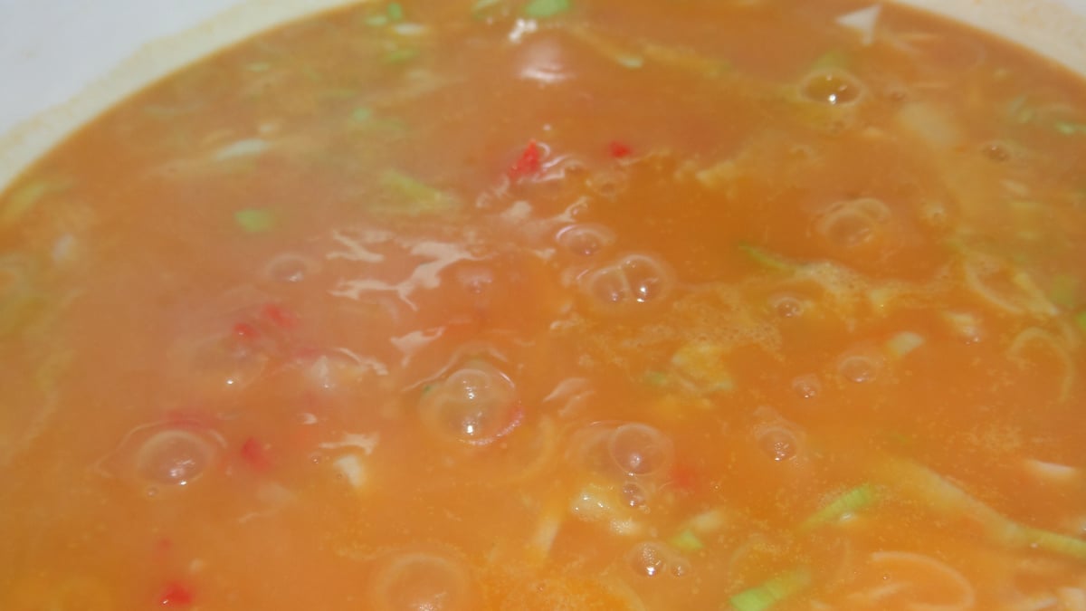 Sopa de abóbora japonesa com gengibre e alho poró