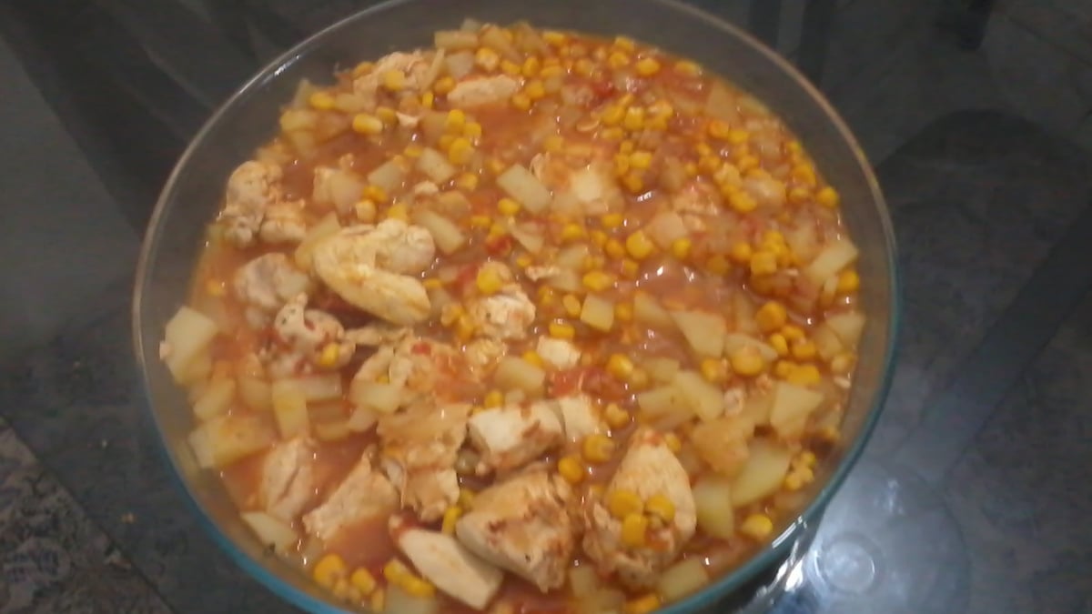 Frango com batatinha e milho verde