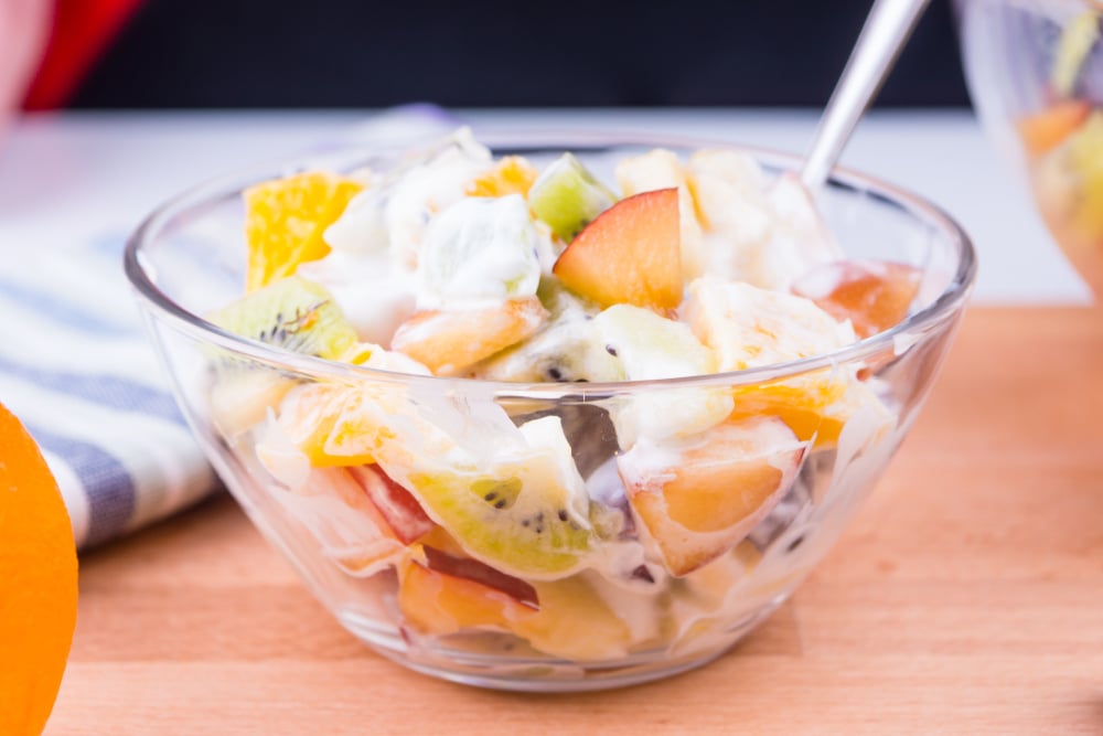 Salada de frutas com creme de limão