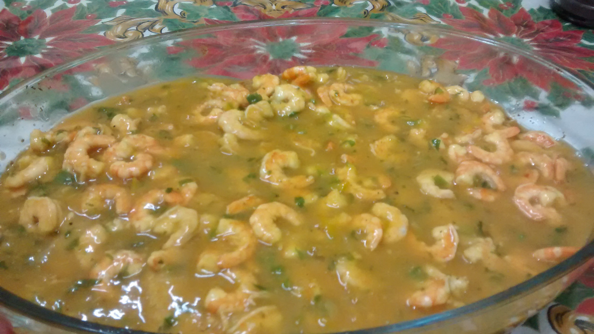 Peixe de forno ao molho de camarão
