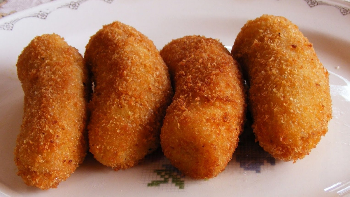 Salsichão à milanesa