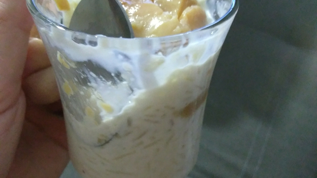 Arroz-doce cremoso com doce de leite