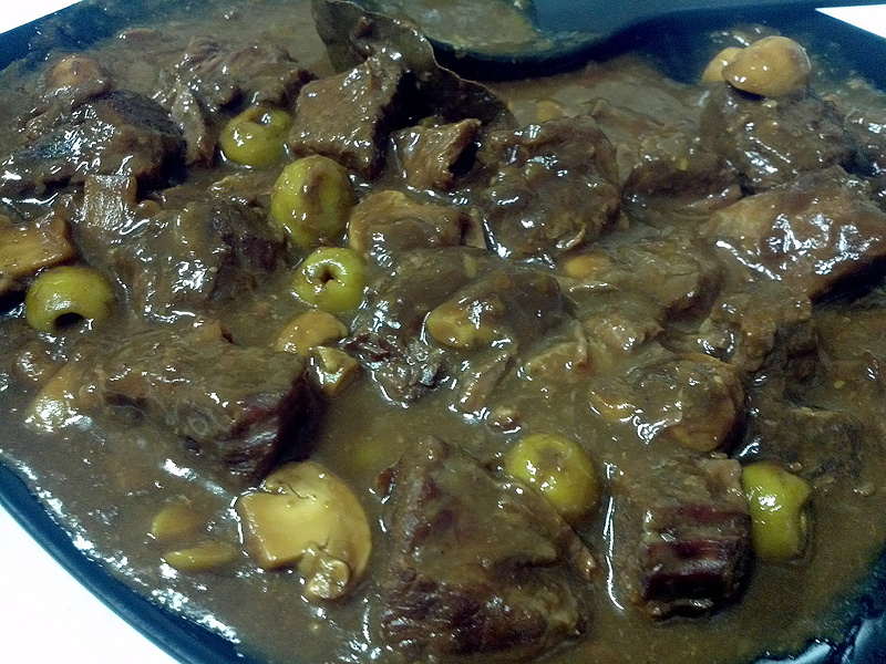 Carne na cerveja preta