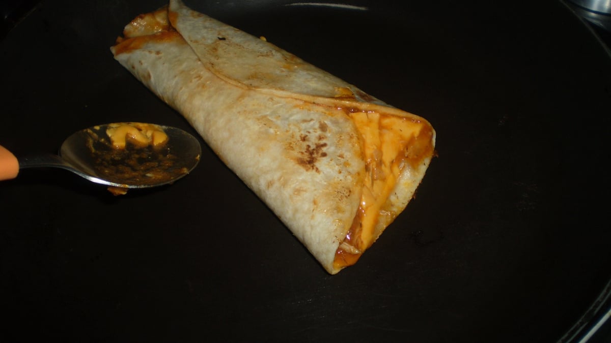 Wrap de frango e cheddar