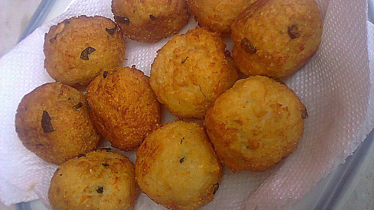 Bolinho de arroz com farinha de mandioca