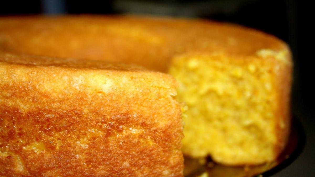 Bolo de fubá com queijo