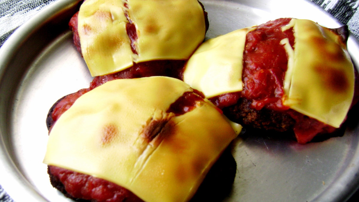 Hambúrguer à Parmegiana