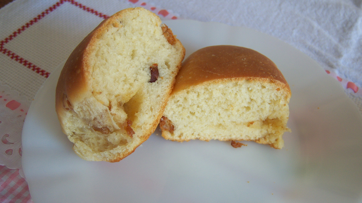 Pão caseiro com torresmo