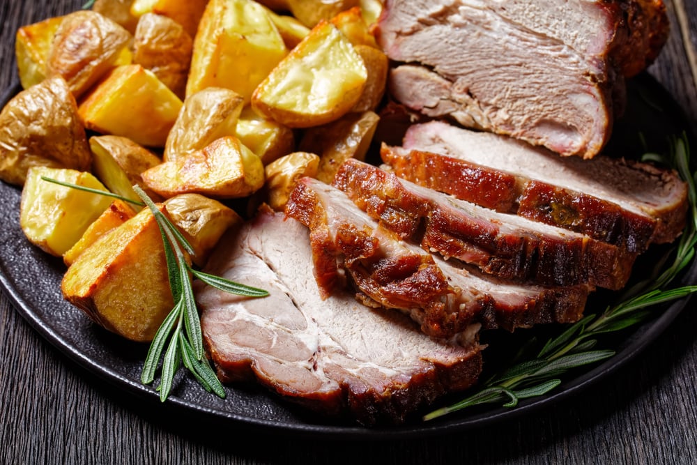 Paleta suína com batata ao forno