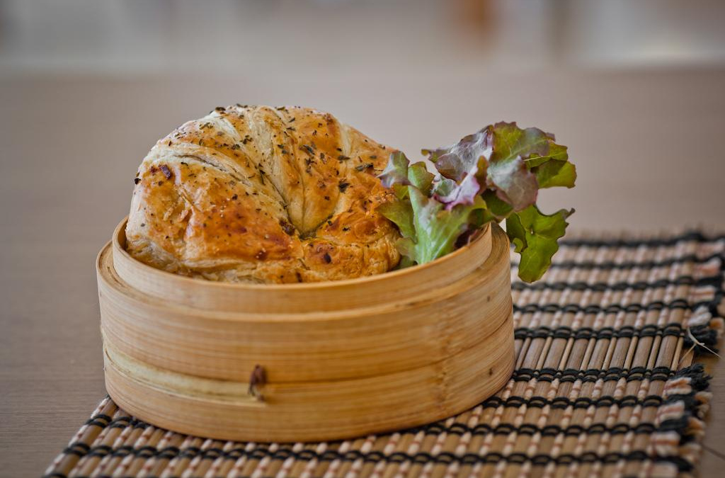 Sanduíche de croissant com frango