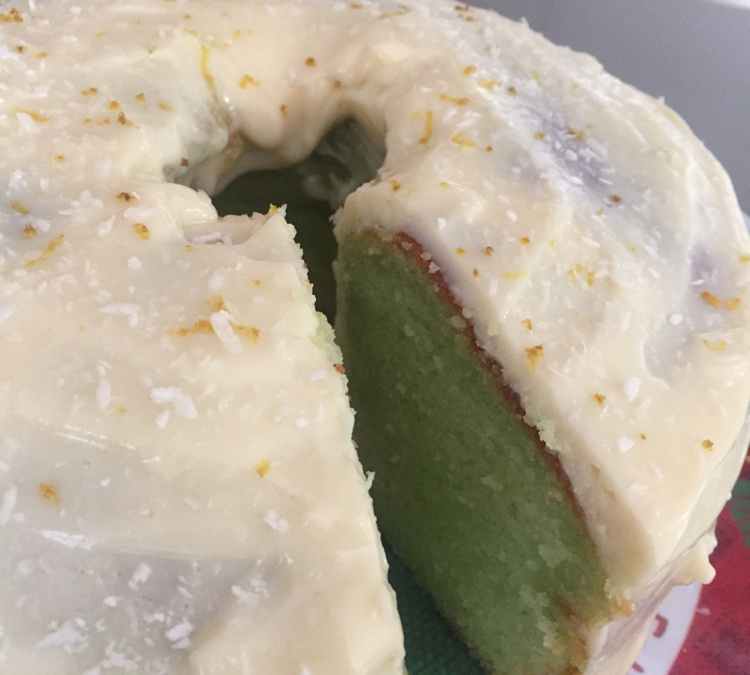 Bolo de limão com coco