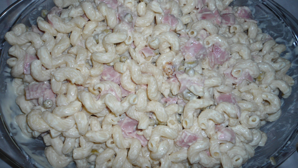 Macarrão ao molho branco com camarão