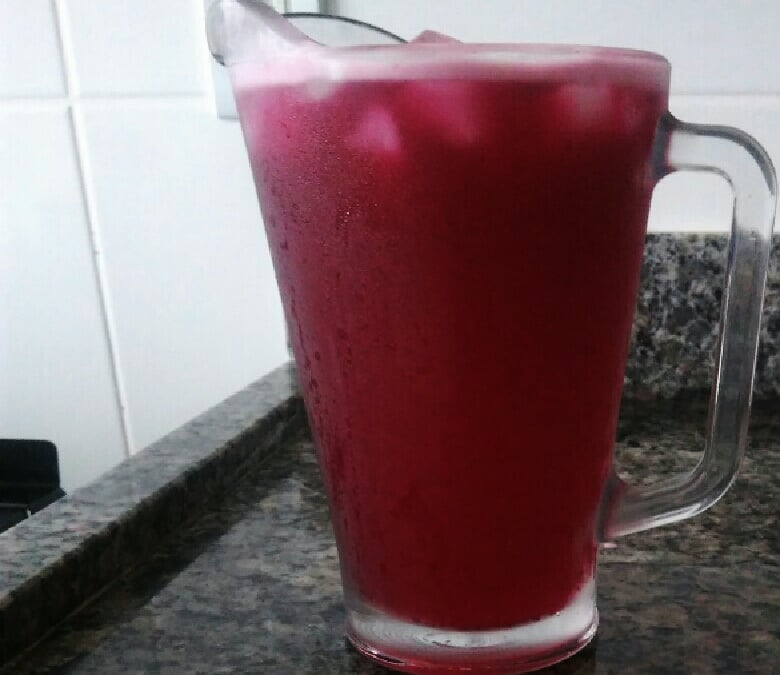 Suco de beterraba com limão