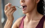 Qual é o iogurte mais proteico para incluir na alimentação? Essa versão costuma ser a mais recomendada por especialistas e o motivo é simples