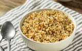 Eu nunca deixo a quinoa de molho. Tem problema?