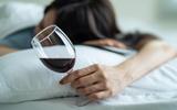 Será que aquela taça de vinho de noite realmente te ajuda a dormir ou é mito?