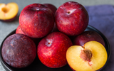 6 benefícios do suco de ameixa que vão te convencer a incluir a bebida na rotina