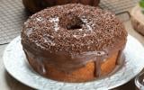 Receita fácil de bolo fofinho de cenoura com deliciosa calda de brigadeiro que acaba em segundos quando faço aqui em casa