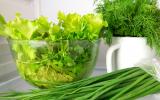 Como manter as verduras frescas na geladeira por mais tempo sem murchar