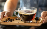Nem adoçante, nem açúcar, nem mel: o que um neurologista recomenda colocar no café para ajudar a memória e o cérebro