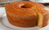 Esse é o melhor bolo de milho do universo: receita fácil de liquidificador é um sucesso aqui em casa