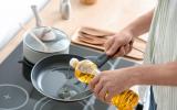 Como reaproveitar óleo: truque surpreendente usando apenas um ingrediente promete limpar óleo sujo