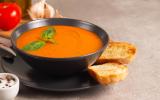Frente fria à vista: sopa de tomate nutritiva é a escolha perfeita para se aquecer com muito sabor