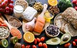 Como emagrecer comendo de tudo? Nutricionista responde pergunta de milhões (com sugestão de cardápio para todas as refeições!)