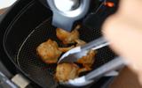 Faça ISSO na sua air fryer para não ter mais fumaça ao preparar alimentos gordurosos na fritadeira elétrica