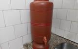 Limpar o filtro de barro é muito mais fácil do que você imagina. Corre aqui!