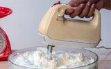 Apenas um ingrediente remove o amarelado dos eletrodomésticos: funciona com geladeira, liquidificador, batedeira e mais!