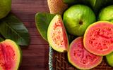 Benefícios da goiaba se comer com casca: é isso que acontece com o seu corpo de ingerir 1 fruta por dia