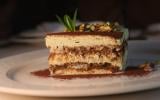 Sobremesa de rico fácil e rápida: esse tiramisù de pistache fica pronto em 15 minutos e fica divino