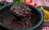 Feijão simples, fácil de fazer e muito delicioso para um almoço ou jantar bem saboroso