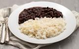 Tentei substituir o whey por arroz e feijão: a minha nutri fez as contas e me chocou