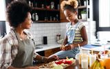 Vai fazer um almoço especial no Dia das Mães? 4 itens que não podem faltar na mesa posta