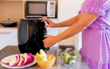Micro-ondas ou Air Fryer? Saiba qual o melhor eletrodoméstico para investir este ano