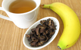 Chá de casca de banana emagrece ou é mito? Descubra a resposta no TudoGostoso!