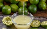 Será que o suco de limão reduz os níveis de açúcar no sangue? Descubra impacto da fruta na sua saúde