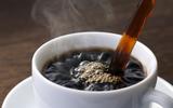 Café velho não dá! Truque simples deixa a bebida quente na garrafa térmica o dia todo