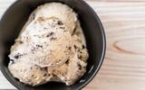 Sorvete caseiro fácil com apenas 4 ingredientes: receita econômica e saudável para se refrescar no verão