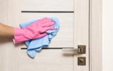 Como limpar portas internas e externas de casa: truques e etapas indispensáveis para a limpeza de acordo com o tipo de porta