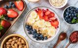 Pouca gente sabe: esse é o lanche nutritivo e saudável que vai fazer você dormir melhor