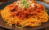 Macarrão à bolonhesa perfeito com molho suculento e sem acidez: 5 dicas práticas para fazer em casa