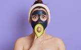 Skincare não é só creme: o que você come pode estragar a sua pele e você tá fazendo isso errado