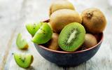 O melhor lugar para armazenar o kiwi depende de quão maduro ele está: veja os melhores métodos para armazenar a fruta, incluindo como congelar