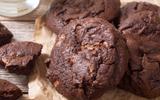 Cookie de achocolatado é a nova alegria da criançada: é só misturar 4 ingredientes simples em uma tigela e levar ao forno que fica perfeito