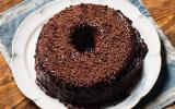 Meus filhos amam esse bolinho de chocolate porque ele derrete na boca de tão macio e fofinho
