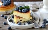A sobremesa de iogurte sem açúcar mais fácil e deliciosa pode ser feita com apenas quatro ingredientes